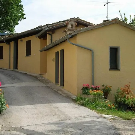Alojamento de Turismo Rural Orsaiola Urbania