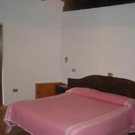 Agriturismo Orsaiola * Urbania